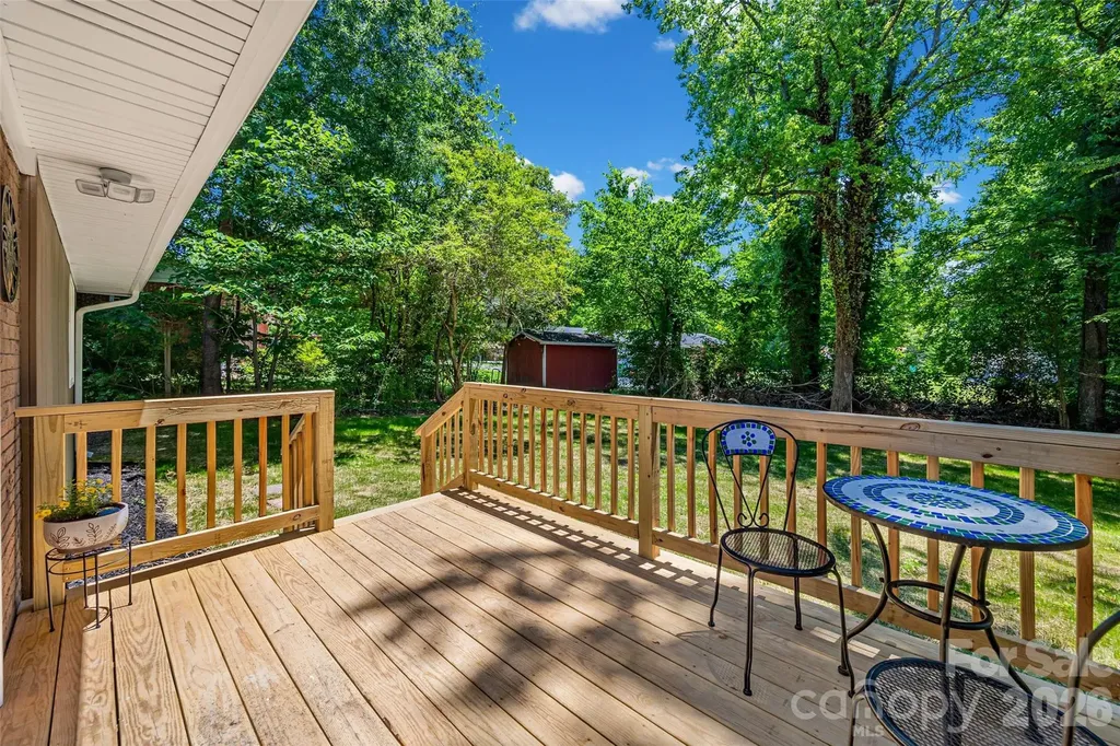 2111 Shalimar Drive Charlotte NC 28216