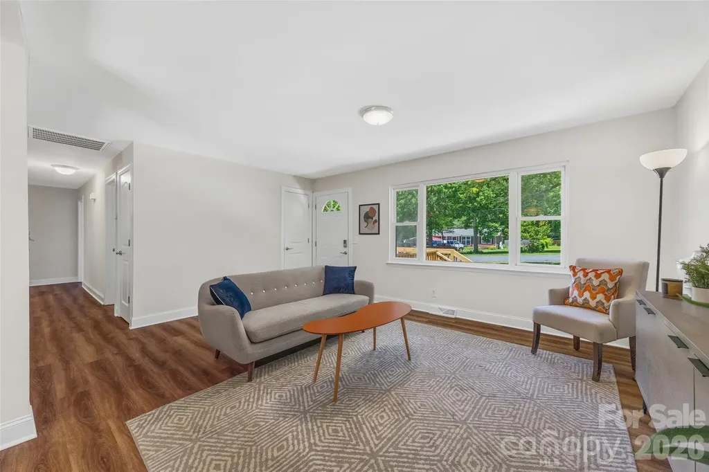 2111 Shalimar Drive Charlotte NC 28216