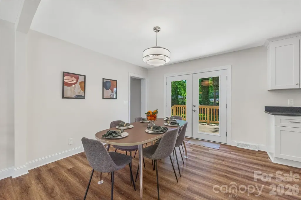 2111 Shalimar Drive Charlotte NC 28216
