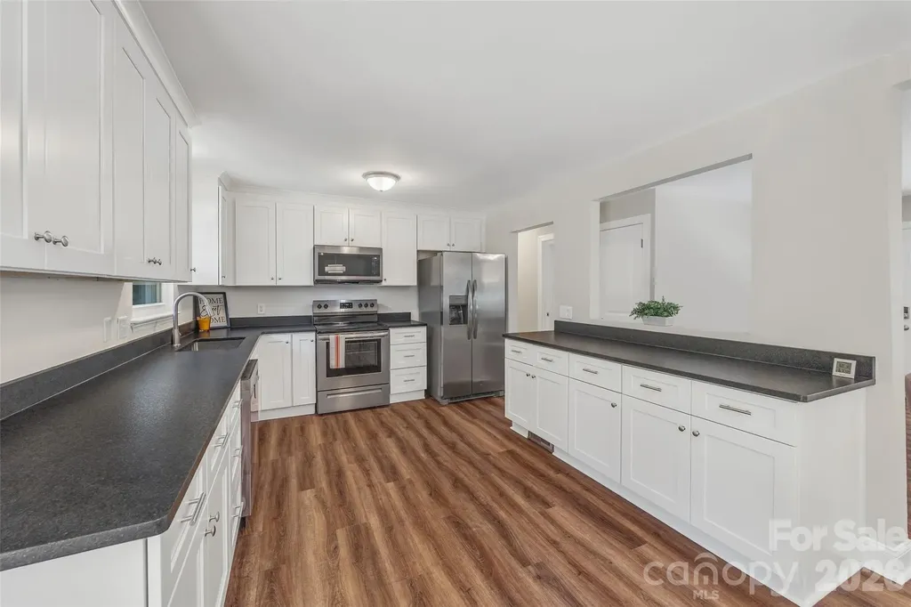2111 Shalimar Drive Charlotte NC 28216