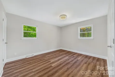 2111 Shalimar Drive Charlotte NC 28216