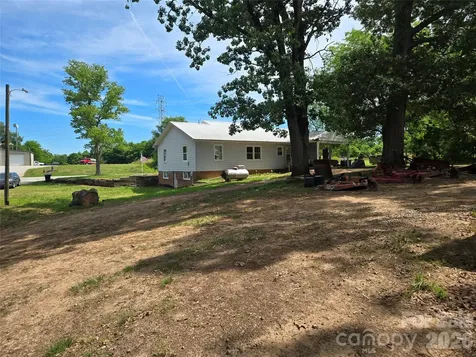 1127 N Mountain Street Blacksburg SC 29702
