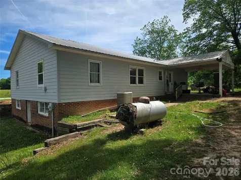 1127 N Mountain Street Blacksburg SC 29702