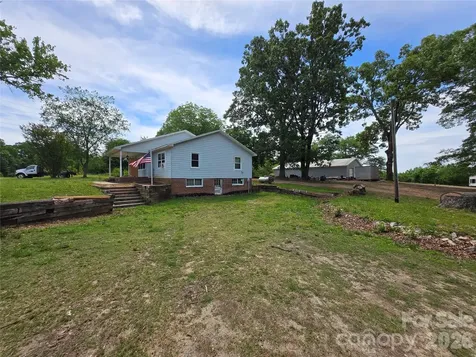 1127 N Mountain Street Blacksburg SC 29702