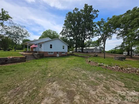 1127 N Mountain Street Blacksburg SC 29702