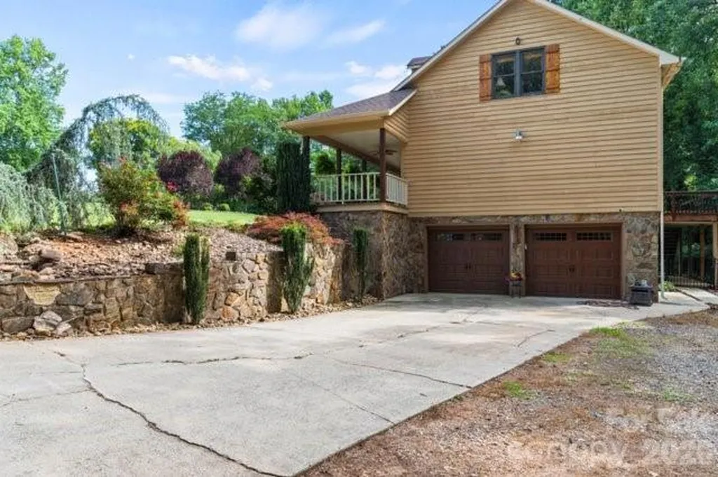 4013 Carlton Drive Claremont NC 28610