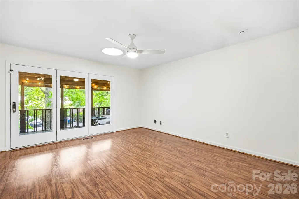 205 N Scarlet Oak Lane Hendersonville NC 28791