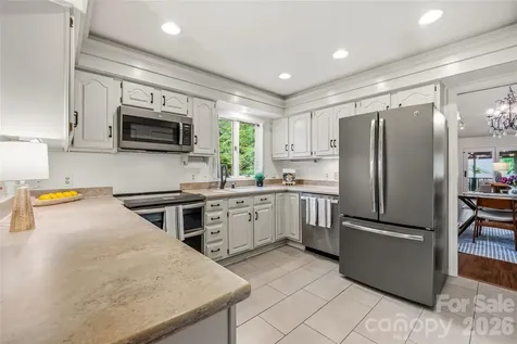 205 N Scarlet Oak Lane Hendersonville NC 28791