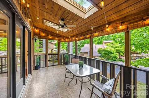205 N Scarlet Oak Lane Hendersonville NC 28791
