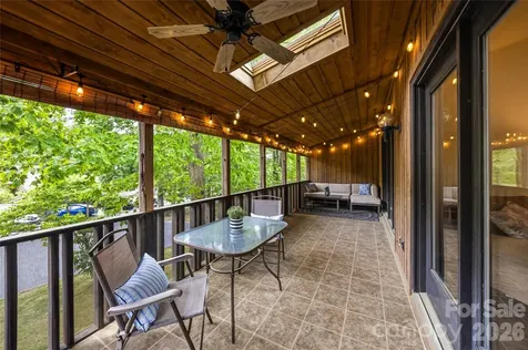 205 N Scarlet Oak Lane Hendersonville NC 28791