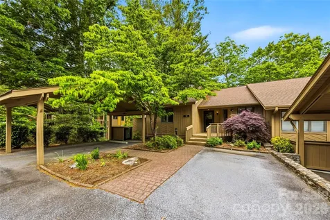 205 N Scarlet Oak Lane Hendersonville NC 28791