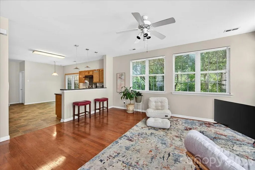 9200 Royal Highlands Court Charlotte NC 28277