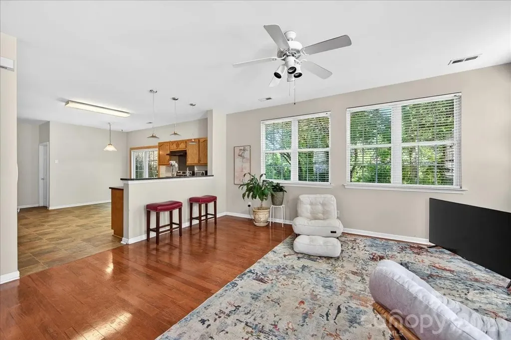 9200 Royal Highlands Court Charlotte NC 28277