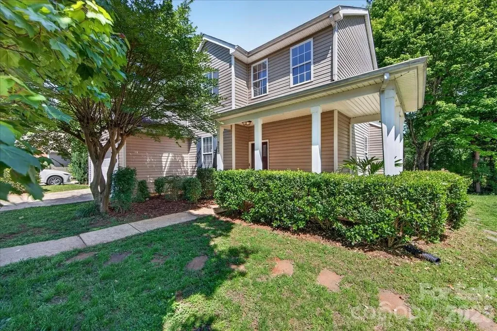 9200 Royal Highlands Court Charlotte NC 28277