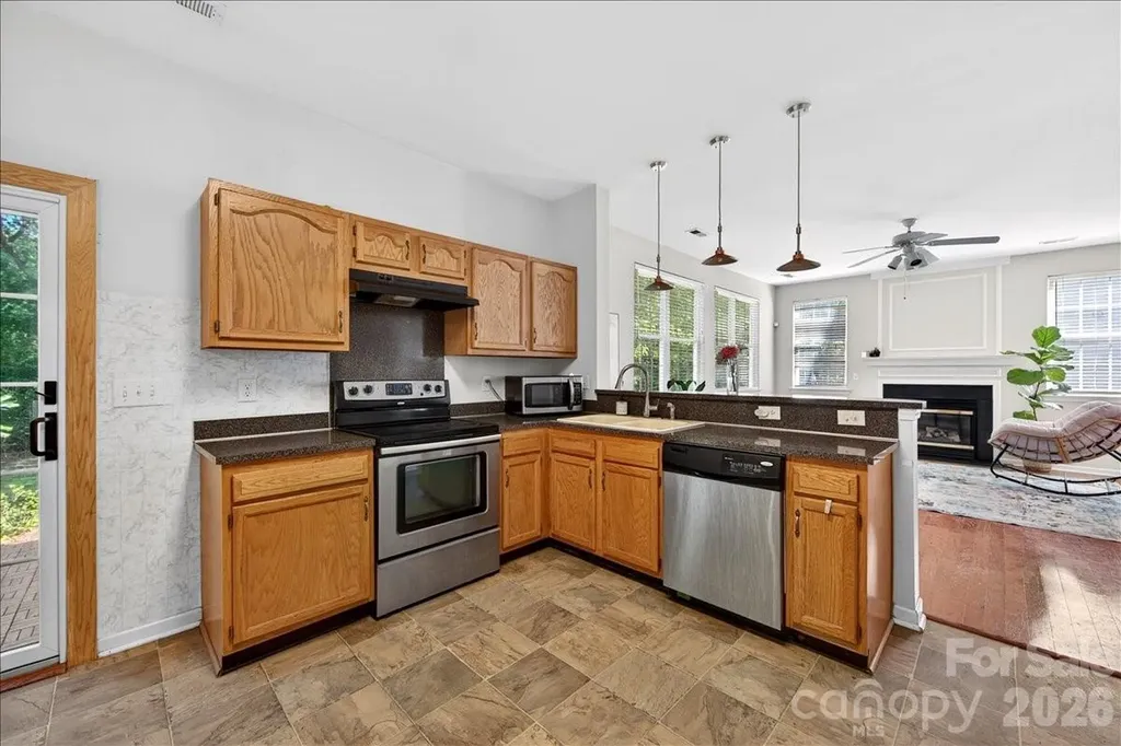 9200 Royal Highlands Court Charlotte NC 28277