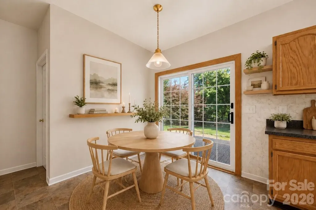 9200 Royal Highlands Court Charlotte NC 28277