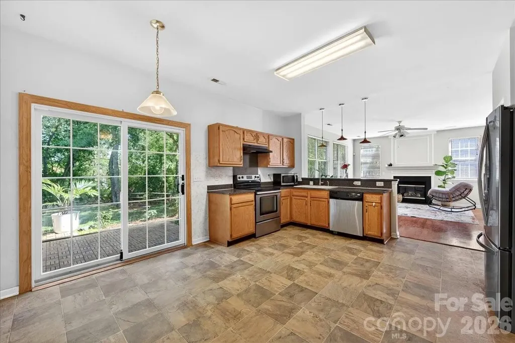 9200 Royal Highlands Court Charlotte NC 28277