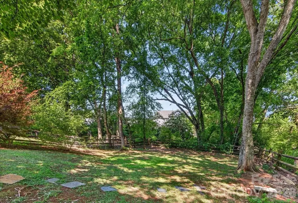 9200 Royal Highlands Court Charlotte NC 28277