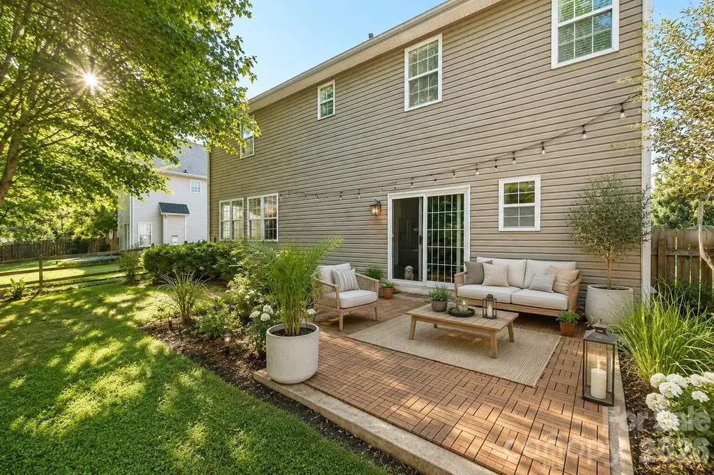 9200 Royal Highlands Court Charlotte NC 28277