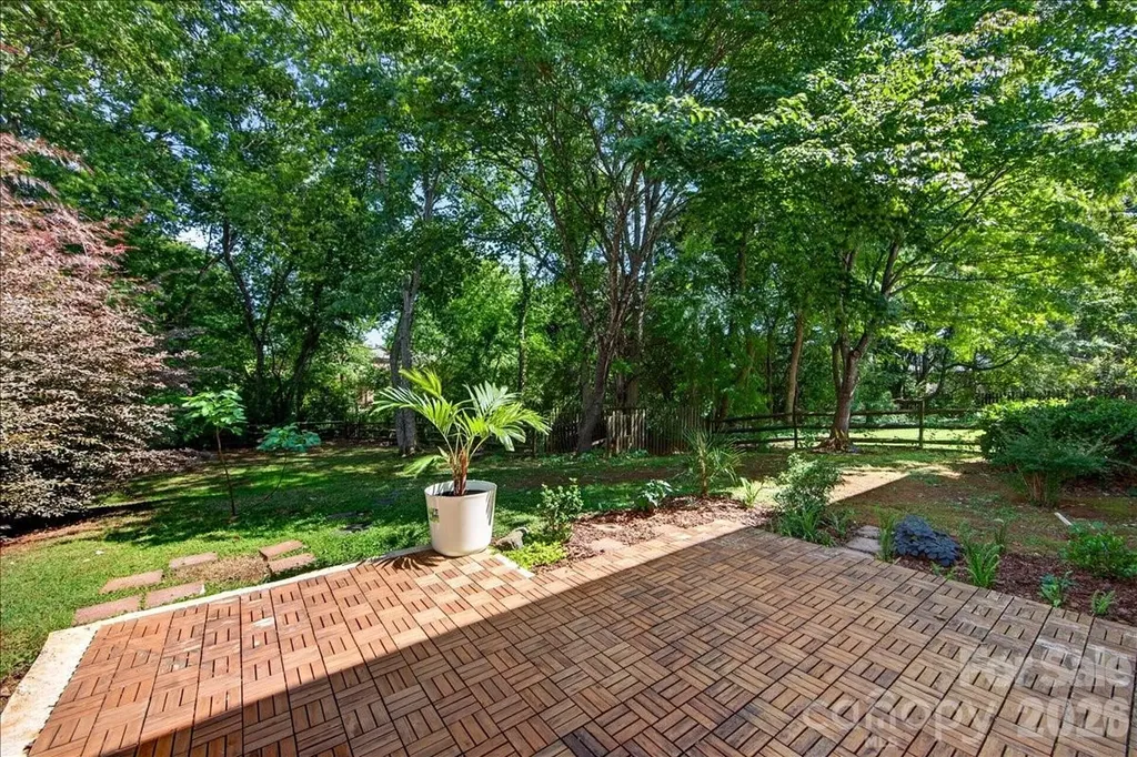 9200 Royal Highlands Court Charlotte NC 28277