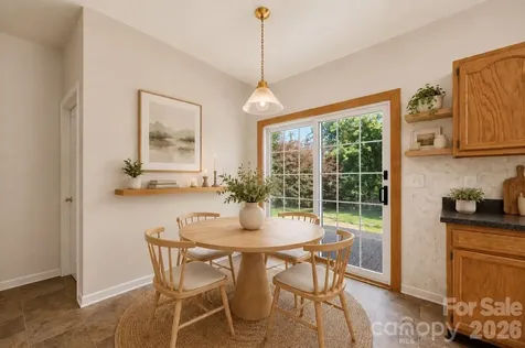 9200 Royal Highlands Court Charlotte NC 28277