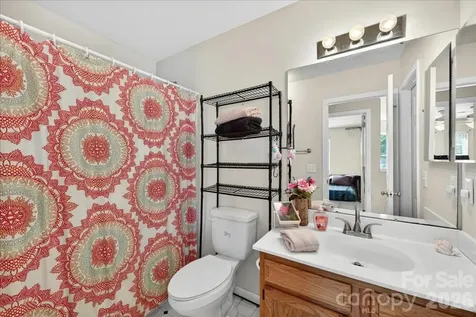 9200 Royal Highlands Court Charlotte NC 28277