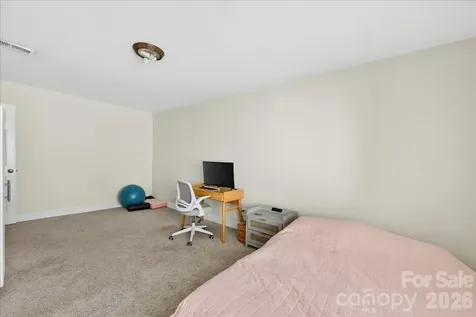 9200 Royal Highlands Court Charlotte NC 28277