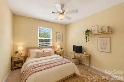 9200 Royal Highlands Court Charlotte NC 28277