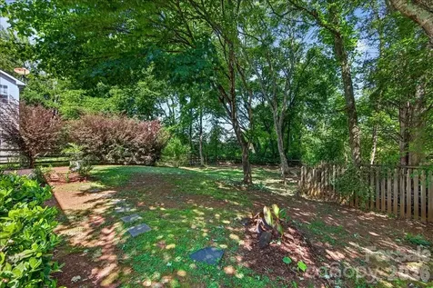 9200 Royal Highlands Court Charlotte NC 28277