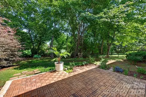 9200 Royal Highlands Court Charlotte NC 28277