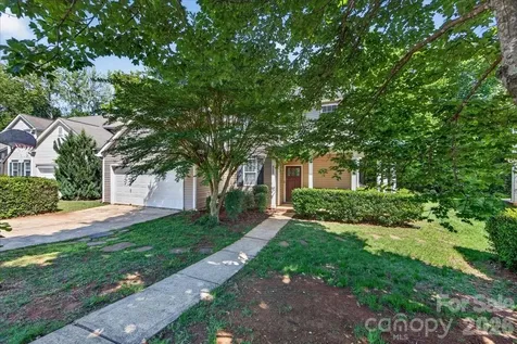 9200 Royal Highlands Court Charlotte NC 28277