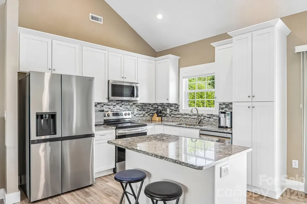 464 Riverwind Drive Hendersonville NC 28739