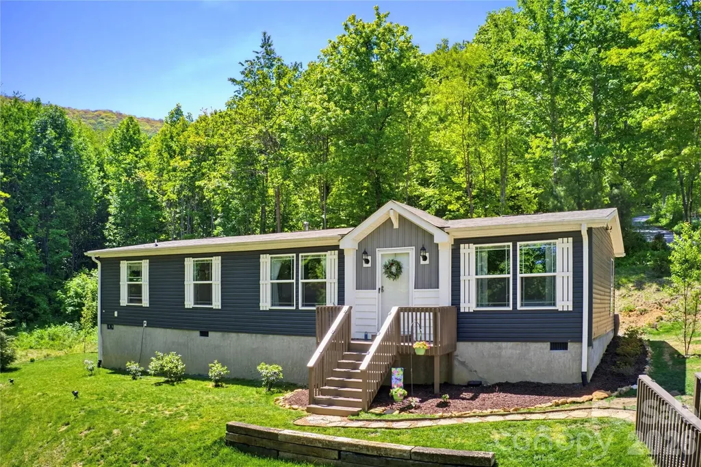 1205 Saunook Road Waynesville NC 28786