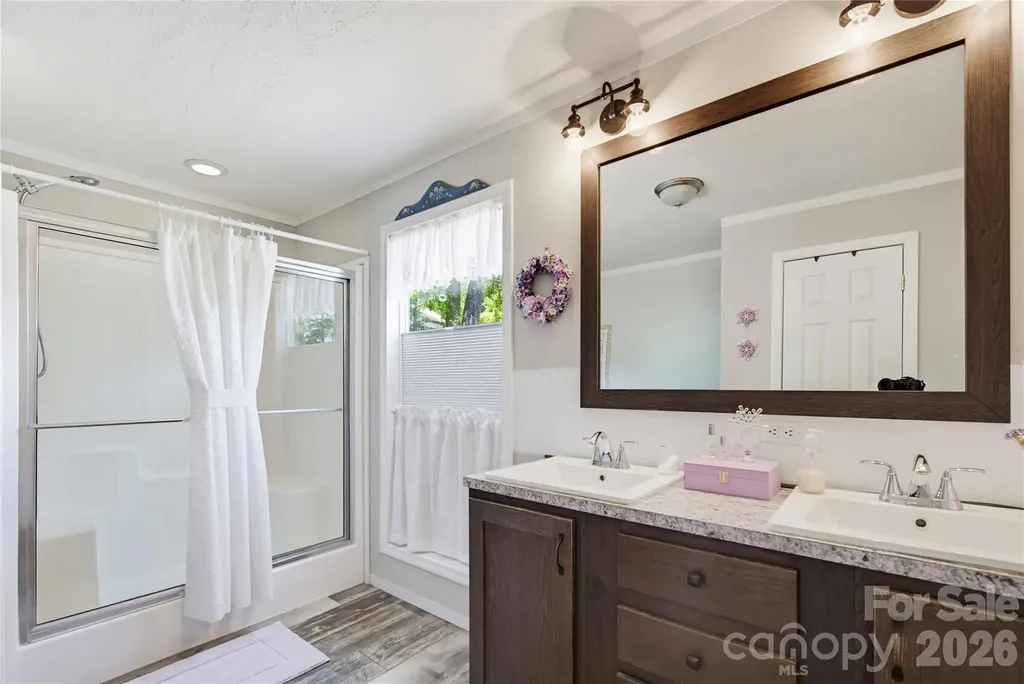 1205 Saunook Road Waynesville NC 28786