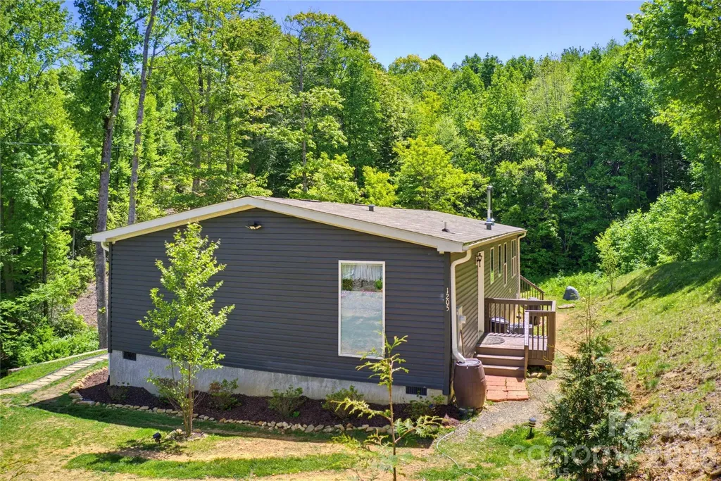 1205 Saunook Road Waynesville NC 28786