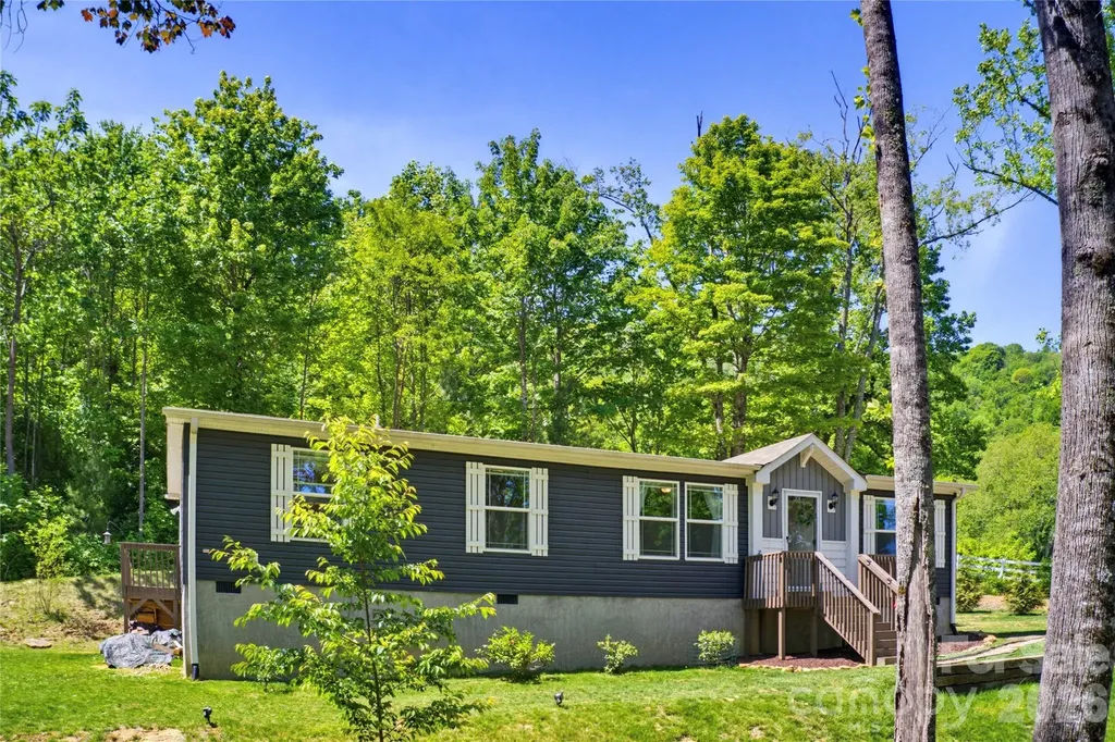 1205 Saunook Road Waynesville NC 28786