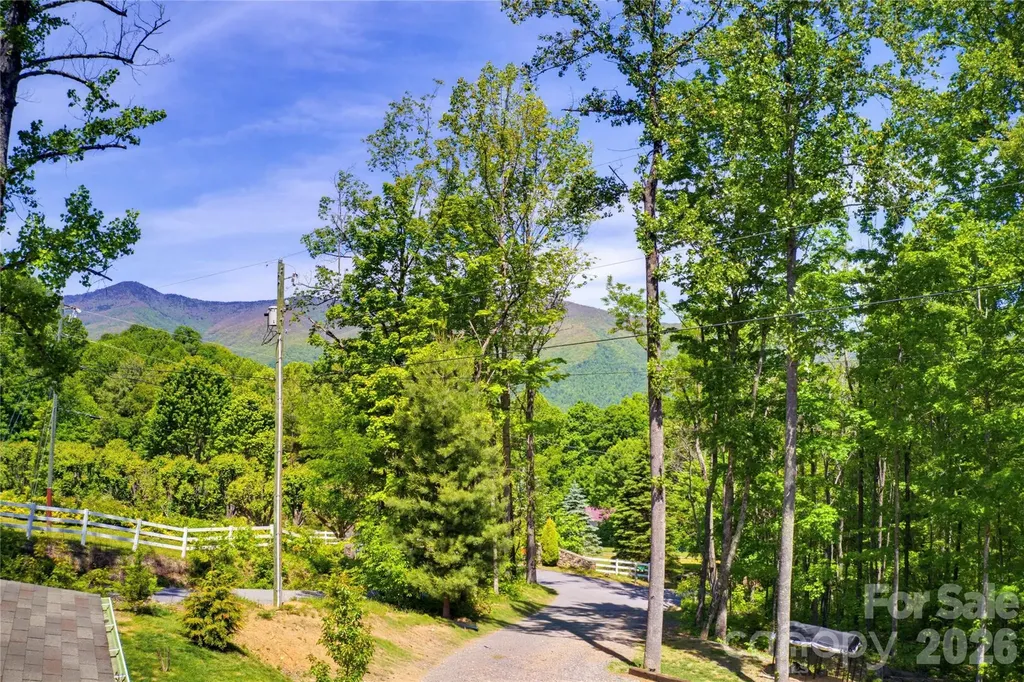 1205 Saunook Road Waynesville NC 28786