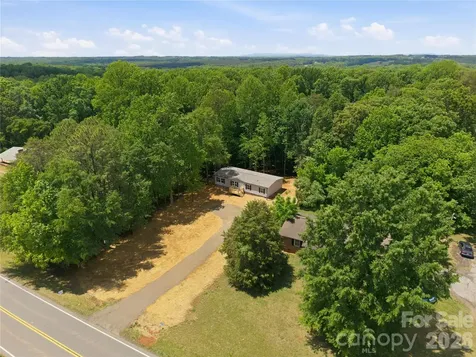 5093 E Nc Highway 150 Lincolnton NC 28092