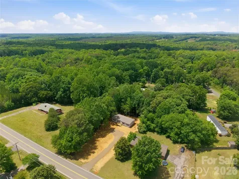 5093 E Nc Highway 150 Lincolnton NC 28092