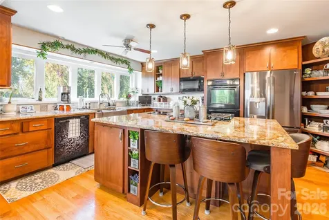 4205 Lake Shore Road S Denver NC 28037