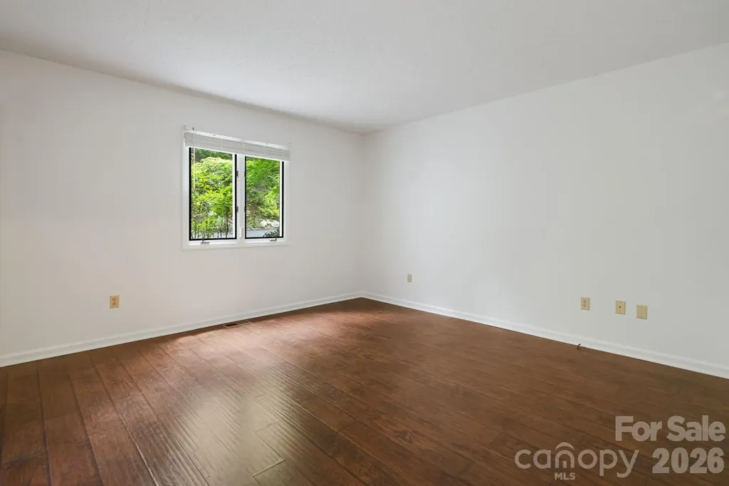305 Piney Mountain Drive Asheville NC 28805