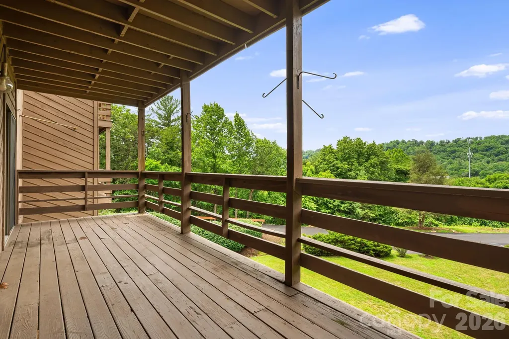 305 Piney Mountain Drive Asheville NC 28805