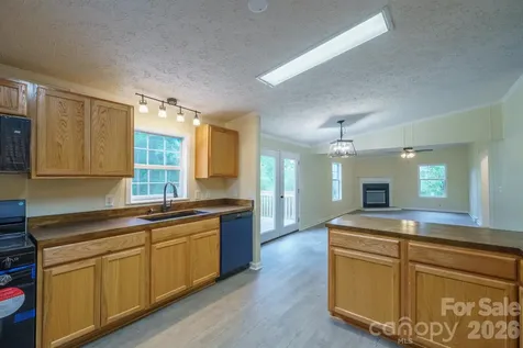 2780 Orangewood Lane Newton NC 28658