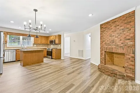 561 Briarwood Lane Lancaster SC 29720