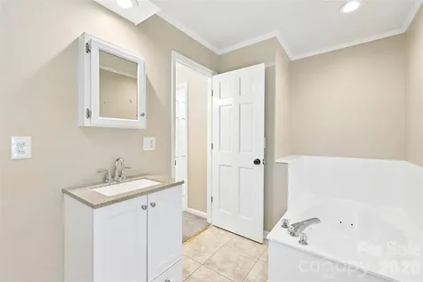561 Briarwood Lane Lancaster SC 29720
