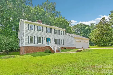 561 Briarwood Lane Lancaster SC 29720