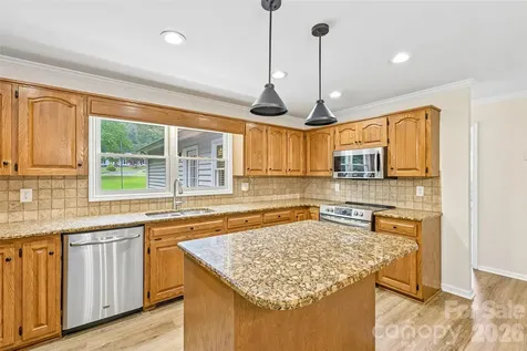 561 Briarwood Lane Lancaster SC 29720