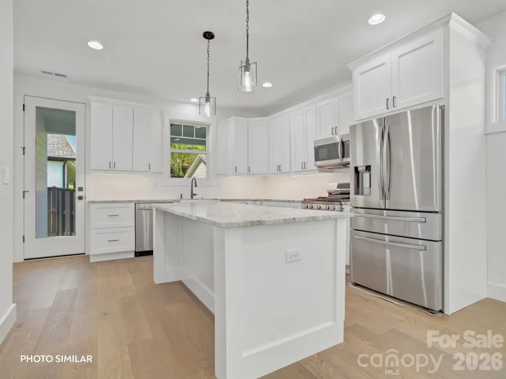 617 W Allen Street Hendersonville NC 28739