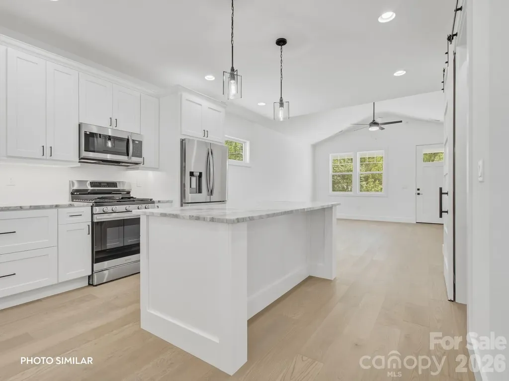617 W Allen Street Hendersonville NC 28739