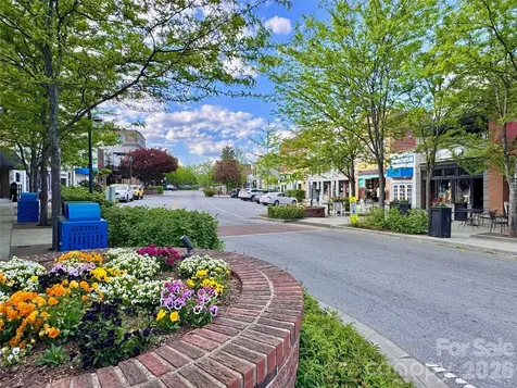 617 W Allen Street Hendersonville NC 28739
